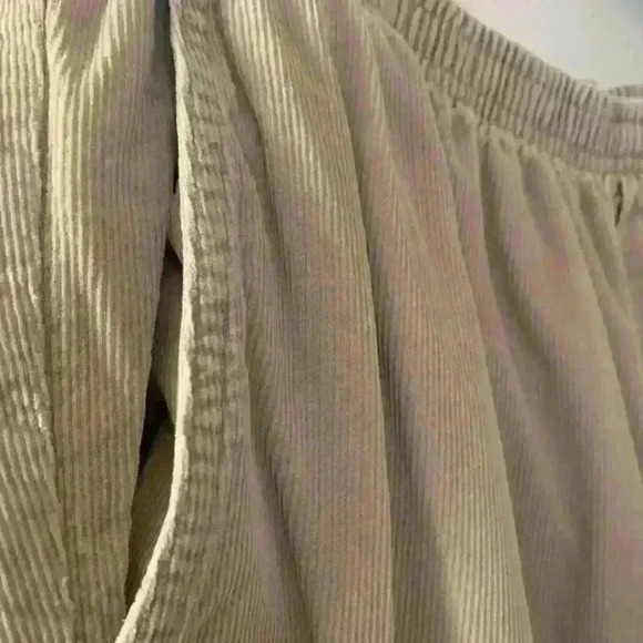 Cabin Creek 12 petite Tan Corduroy pull on with the Elastic waist comfortable - Picture 5 of 6